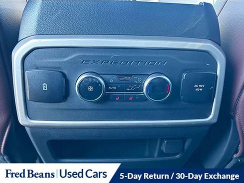 Used 2022 Ford Expedition Limited image 29