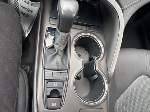 Used 2022 Toyota Camry XSE image 19