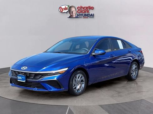 Used 2024 Hyundai Elantra SEL FWD image 1