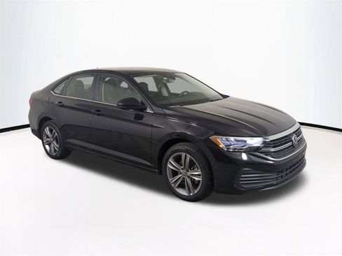 Used 2024 Volkswagen Jetta SE FWD image 2