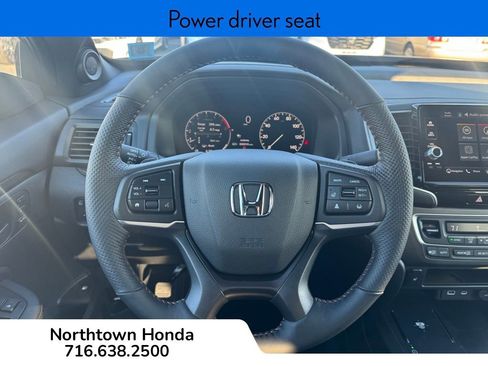 Used 2025 Honda Ridgeline TrailSport image 9