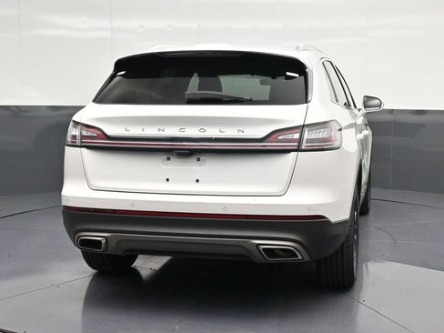 Used 2023 Lincoln Nautilus Reserve FWD image 2