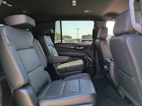Used 2024 GMC Yukon XL Denali AWD/4WD image 29