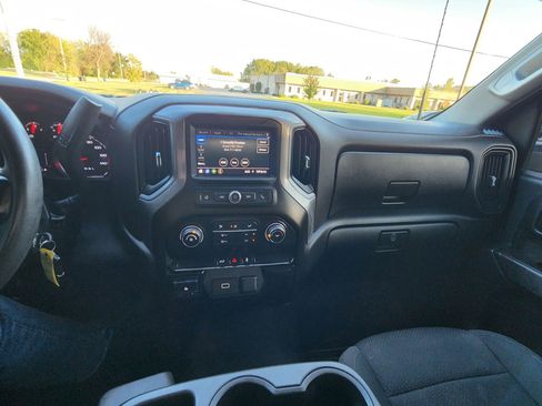 Used 2020 Chevrolet Silverado 2500 Custom w/ Custom Value Package image 24