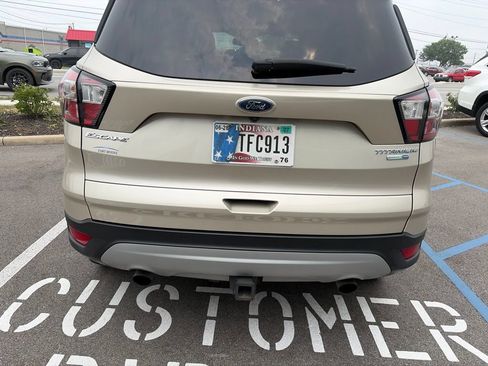 Used 2018 Ford Escape Titanium w/ Ford Safe & Smart Package AWD/4WD image 9