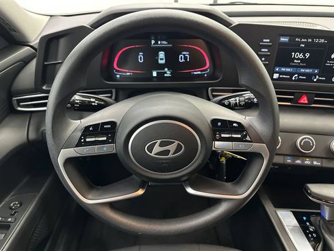 Used 2026 Hyundai Elantra SE w/ Cargo Package FWD image 22