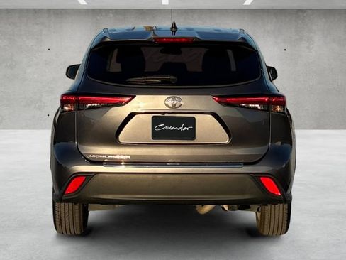 Used 2023 Toyota Highlander L image 5