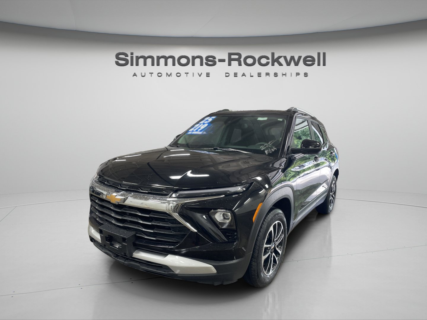 Used 2025 Chevrolet TrailBlazer LT AWD/4WD image 1