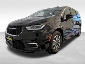 Used 2024 Chrysler Pacifica Select 360° Tour