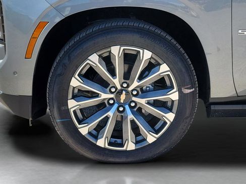 New 2026 Chevrolet Suburban High Country AWD/4WD image 18