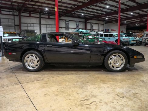 Used 1994 Chevrolet Corvette Coupe RWD image 10
