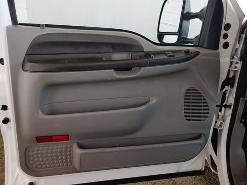 Used 2006 Ford F250 2WD Regular Cab Super Duty image 14
