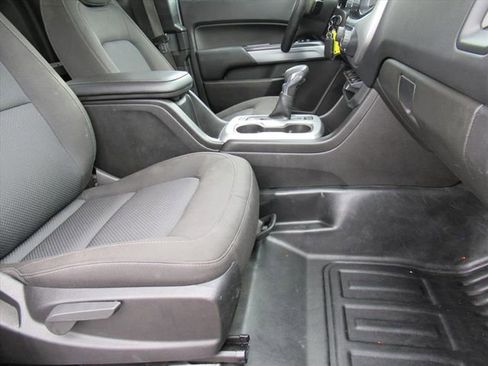 Used 2022 Chevrolet Colorado LT w/ Fleet Safety Package image 10