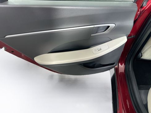 Used 2025 Hyundai Sonata SEL FWD image 25