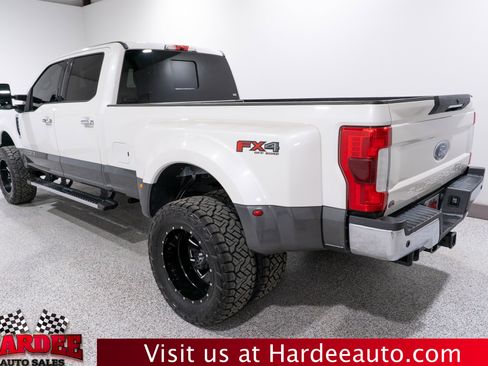 Used 2019 Ford F350 Lariat w/ Lariat Ultimate Package image 3