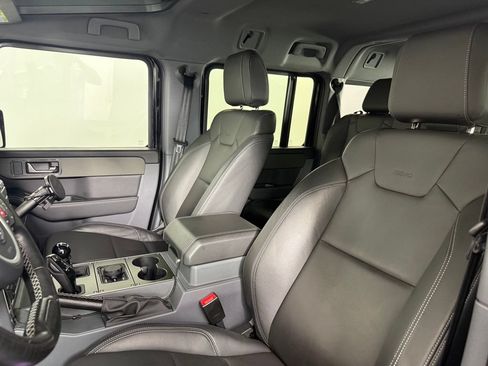 Used 2025 INEOS Grenadier Station Wagon AWD/4WD image 5