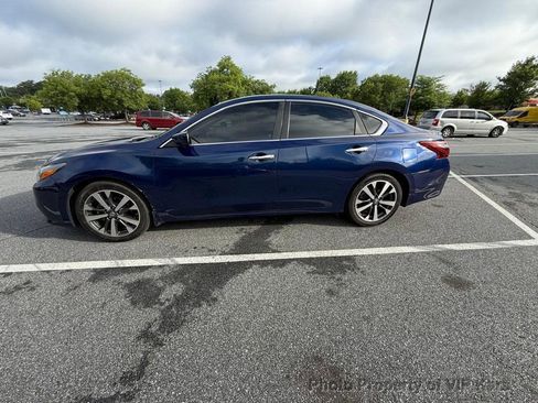 Used 2017 Nissan Altima 2.5 SR FWD image 8