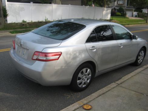 Used 2011 Toyota Camry image 5