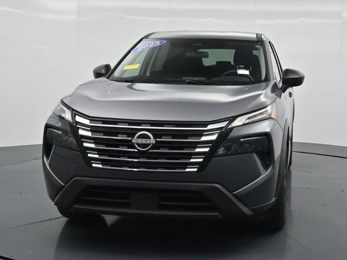 Used 2025 Nissan Rogue S AWD/4WD image 2