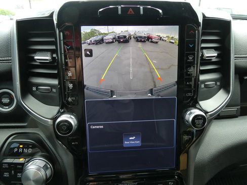 Used 2022 RAM 1500 Laramie AWD/4WD image 32