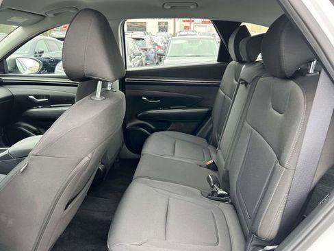 Certified 2022 Hyundai Tucson SE image 10