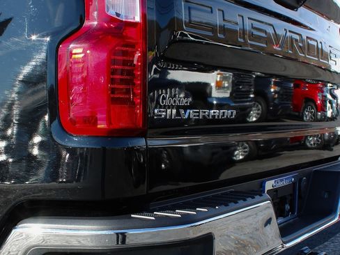 Used 2022 Chevrolet Silverado 1500 LT image 12