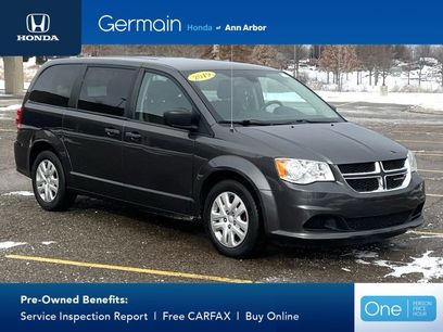 Used 2019 Dodge Grand Caravan SE w/ UConnect Hands-Free Group