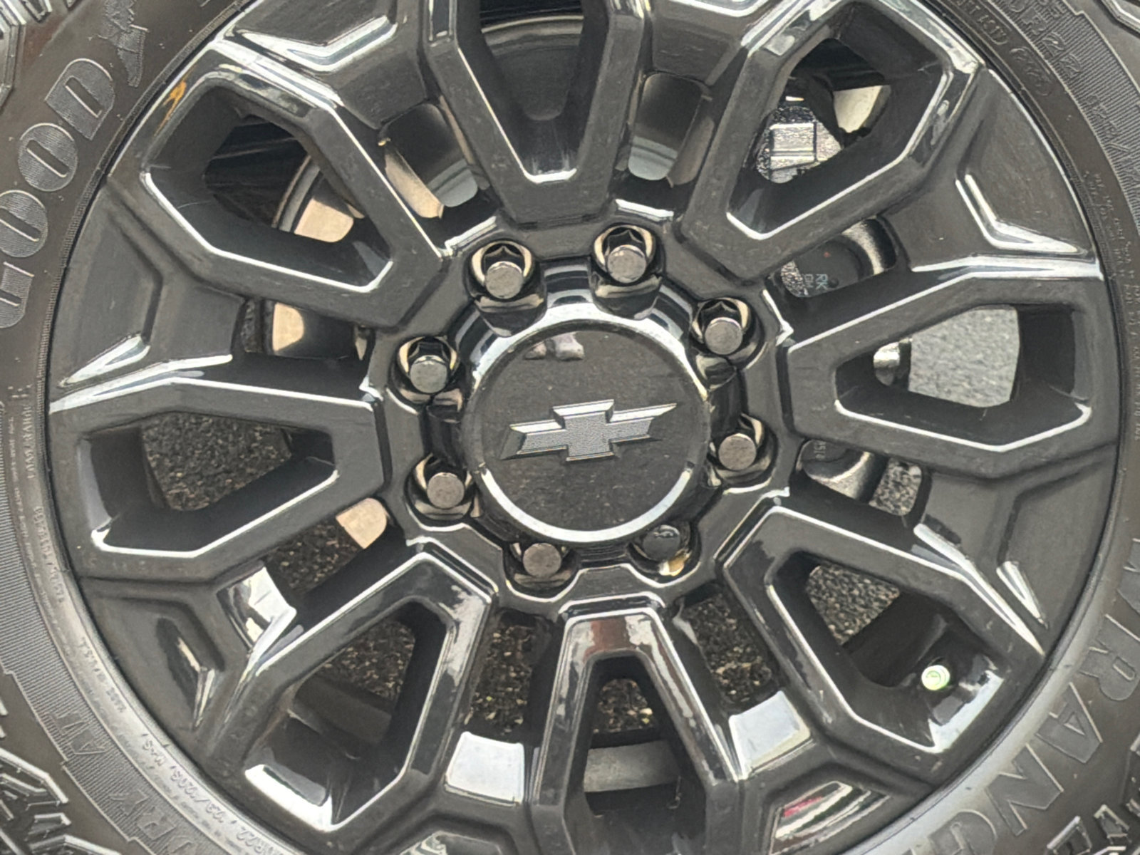 Used 2026 Chevrolet Silverado 2500 High Country w/ Midnight Edition AWD/4WD image 5