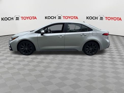 Certified 2025 Toyota Corolla SE FWD image 4
