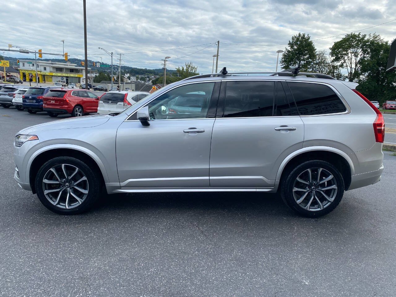 Used 2019 Volvo XC90 T5 Momentum w/ Protection Package Premier AWD/4WD image 6
