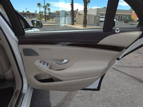 Used 2017 Mercedes-Benz S 550 Sedan image 14