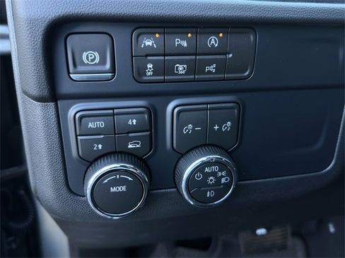 New 2026 Chevrolet Suburban RST w/ Comfort Package image 18