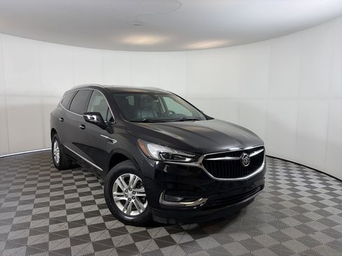 Used 2020 Buick Enclave Essence image 1