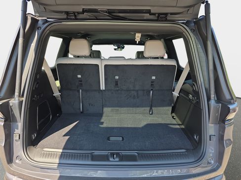 New 2026 Jeep Grand Wagoneer 4WD image 30