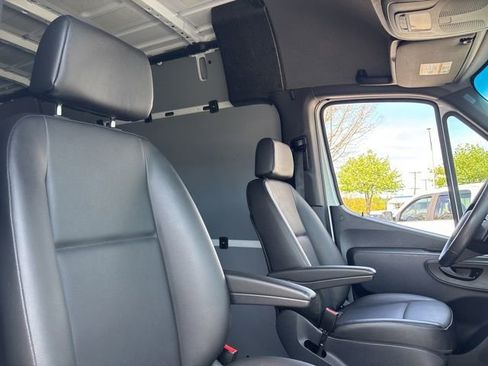 Used 2025 Mercedes-Benz Sprinter 2500 image 26