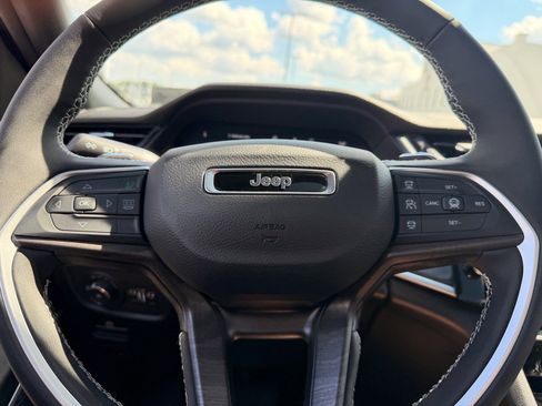 New 2026 Jeep Grand Cherokee Limited AWD/4WD image 13