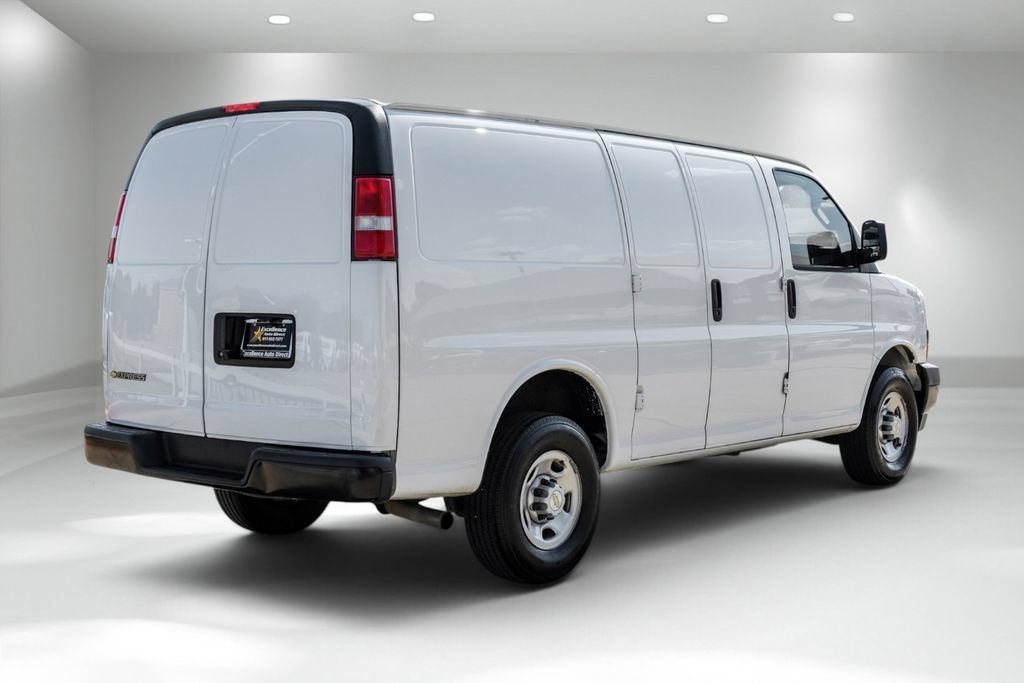 Used 2024 Chevrolet Express 2500 w/ Driver Convenience Package RWD image 6