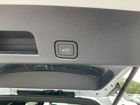 New 2026 Chevrolet Traverse LT w/ Driver Confidence Package image 17