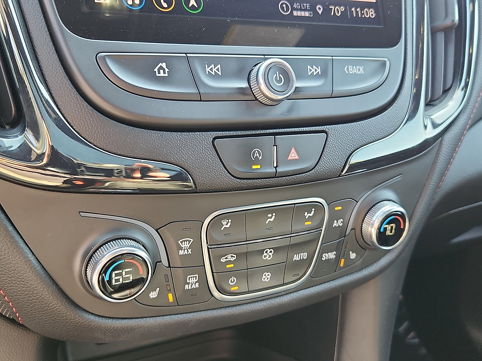 Used 2022 Chevrolet Equinox RS w/ RS Leather Package AWD/4WD image 16