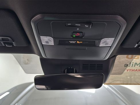 Certified 2025 Toyota Tacoma TRD Off-Road image 11