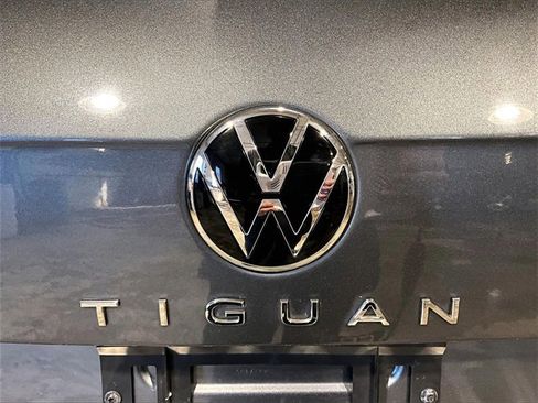 Used 2022 Volkswagen Tiguan S image 8