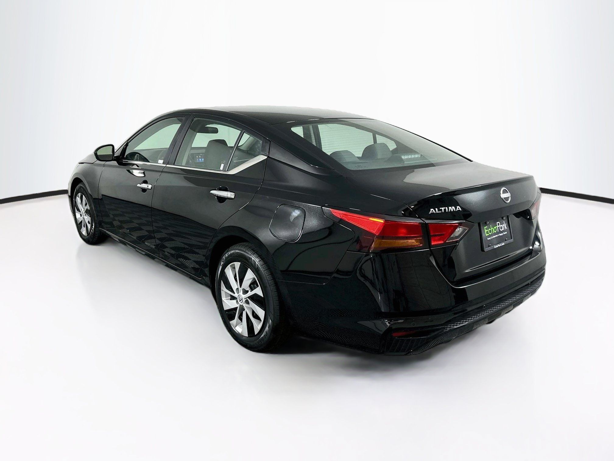 Used 2024 Nissan Altima 2.5 S FWD image 5