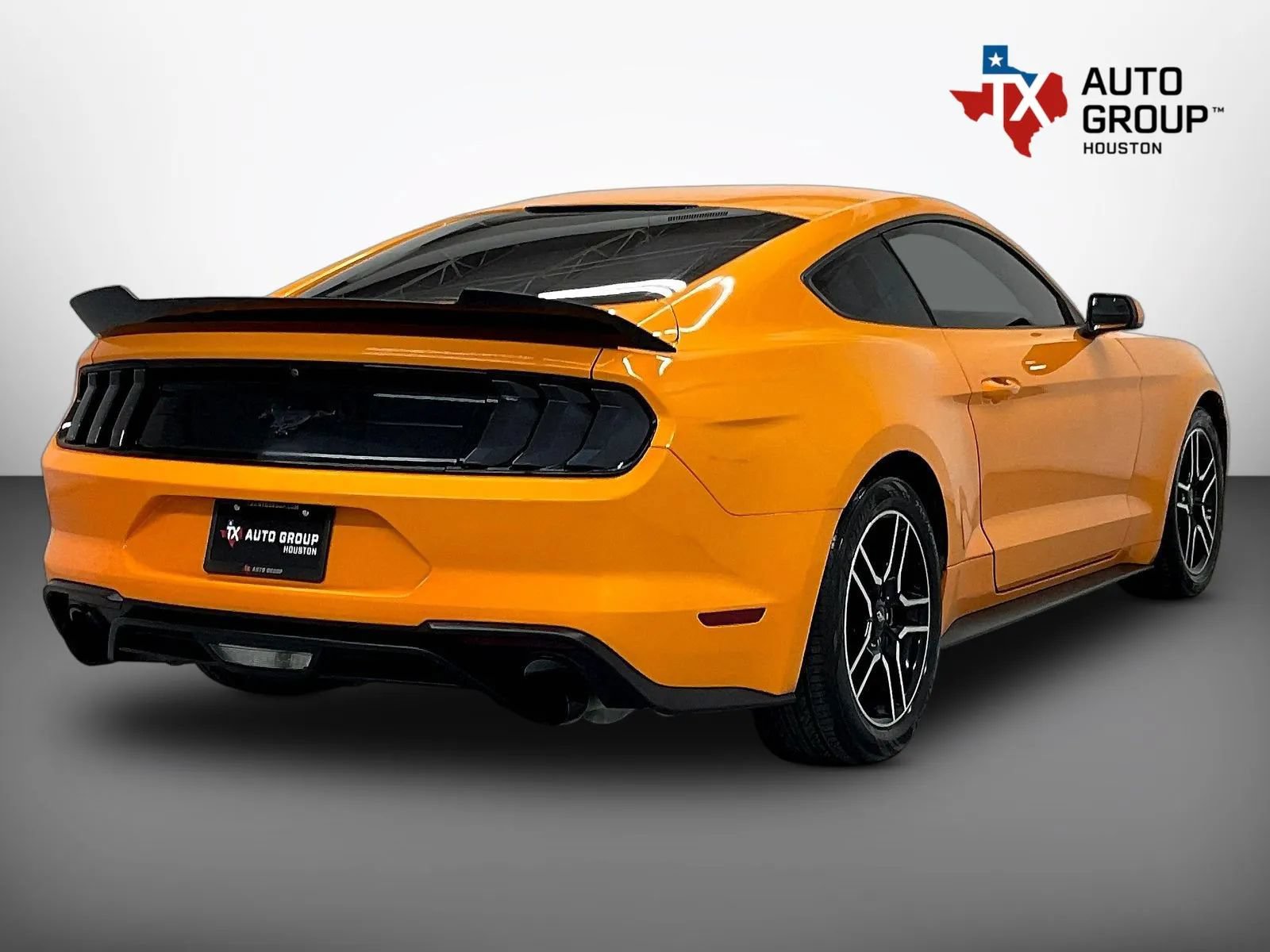 Used 2018 Ford Mustang Coupe RWD image 5