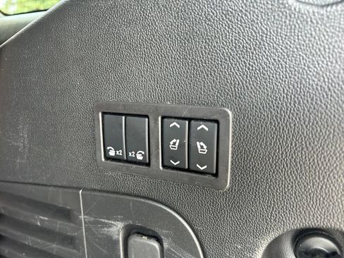 Used 2018 GMC Yukon Denali w/ Open Road Package AWD/4WD image 47