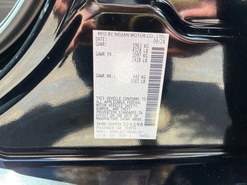 Used 2025 Nissan Altima 2.5 SV FWD image 16