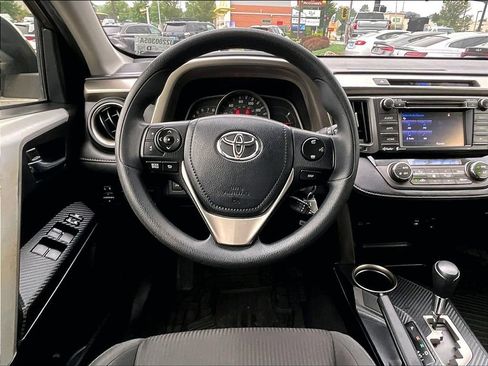 Used 2015 Toyota RAV4 XLE AWD/4WD image 16