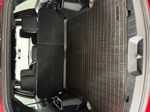 Used 2018 Ford Explorer XLT FWD image 19