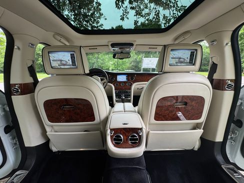Used 2013 Bentley Mulsanne w/ Rear Entertainment Pkg image 71