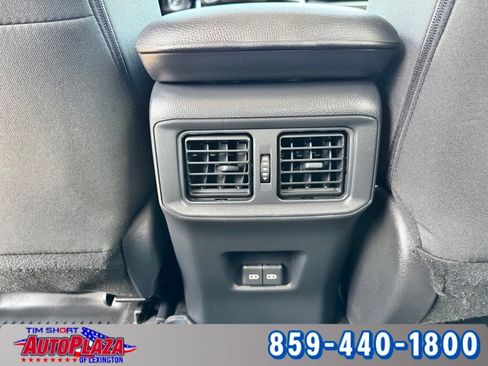 Used 2025 Toyota RAV4 XLE AWD/4WD image 38