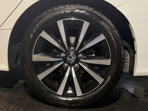 Used 2024 Honda Civic EX image 10